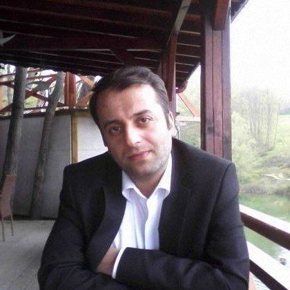 Halil Cengiz - 30 yıllık deneyimli Türk yazar